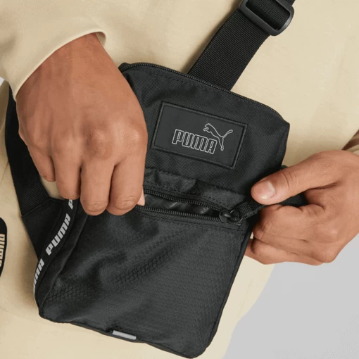 Сумка женская-мужская Puma EvoESS Front Loader Bag черного цвета