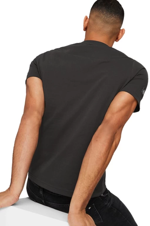 Футболка мужская Puma MAPF1 Logo Tee черного цвета 53848201