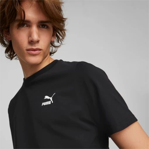 Футболка чоловіча Puma CLASSICS SMALL LOGO TEE чорного кольору