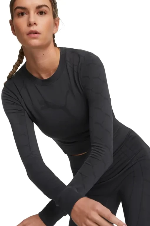 Футболка женская Puma EVOKNIT Longsleeve Tee черного цвета