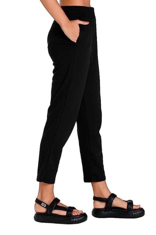 Спортивні штани жіночі Puma ESS Sweatpants чорного кольору 58684601