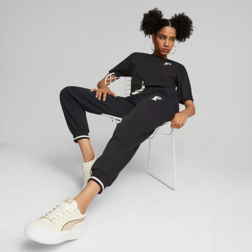 Спортивные брюки женские Puma Squad Sweatpants черного цвета
