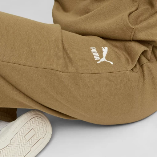 Спортивные брюки женские Puma Classics Sweatpants светло-коричневого цвета