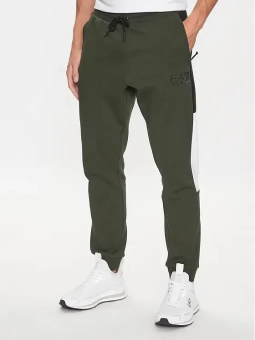 Спортивний костюм чоловічий EA7 Emporio Armani Tracksuit колір хакі