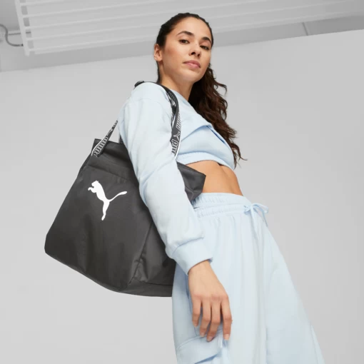 Женская спортивная сумка Puma AT ESS Tote Bag черного цвета