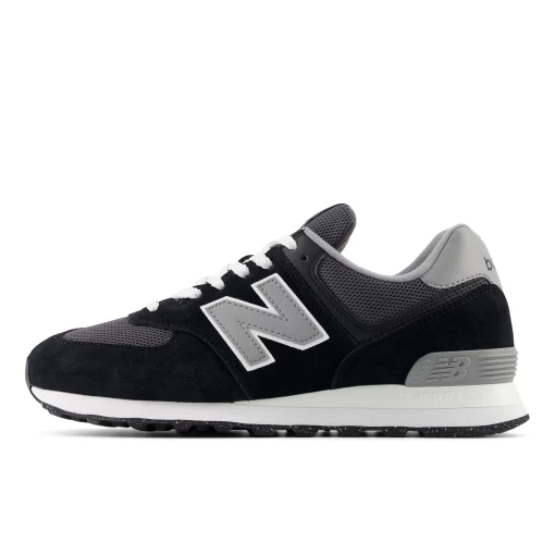 Кроссовки мужские New Balance 574 черно-серого цвета