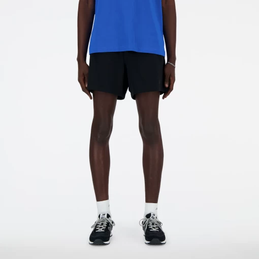 Спортивные шорты мужские New Balance NB Athletics черного цвета