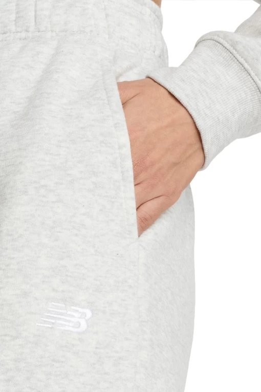 Штаны женские New Balance Essentials Fleece серого цвета