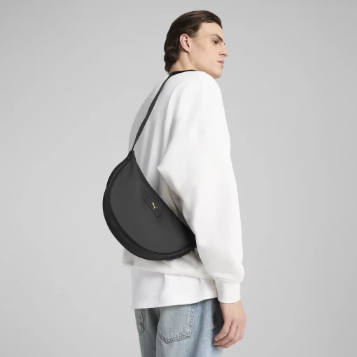 Сумка Unisex PUMA ESSENTIALS PU Half Moon Bag чорного кольору