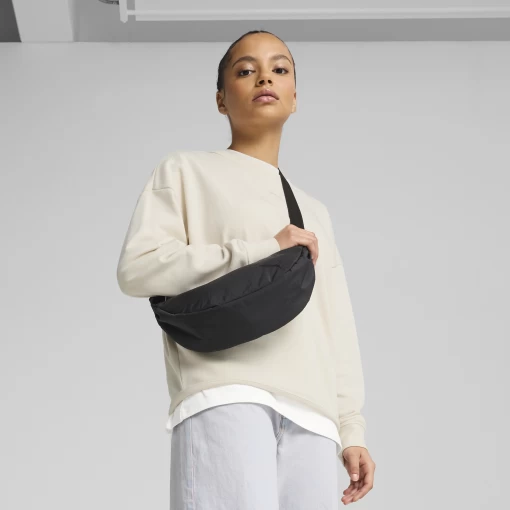 Сумка жіноча PUMA HER Half Moon Bag чорного кольору