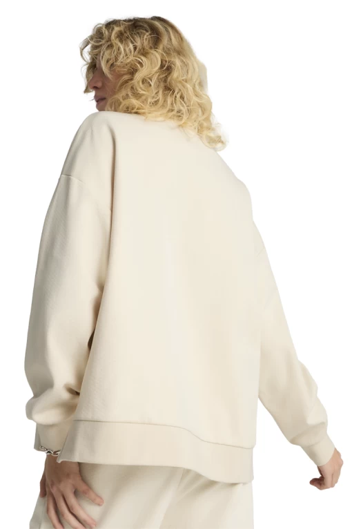 Свитшот женский PUMA WARDROBE ESS Oversized Crew молочного цвета