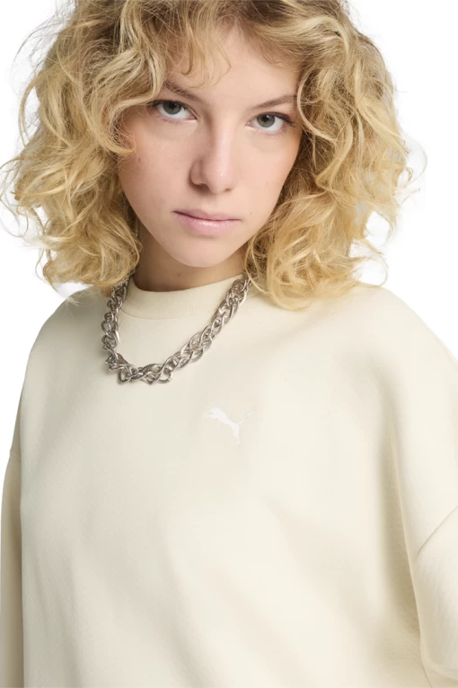 Свитшот женский PUMA WARDROBE ESS Oversized Crew молочного цвета