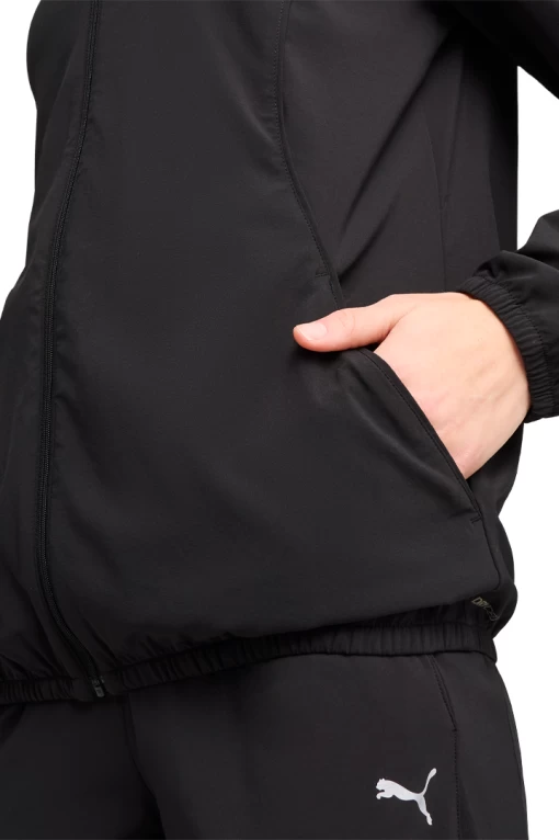 Спортивная женская куртка PUMA RUN VELOCITY WOVEN JACKET W черного цвета