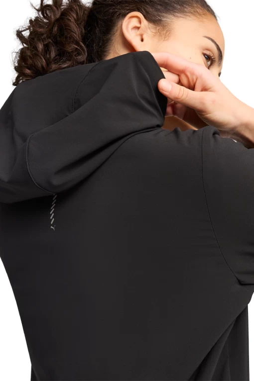 Спортивная женская куртка PUMA RUN VELOCITY WOVEN JACKET W черного цвета