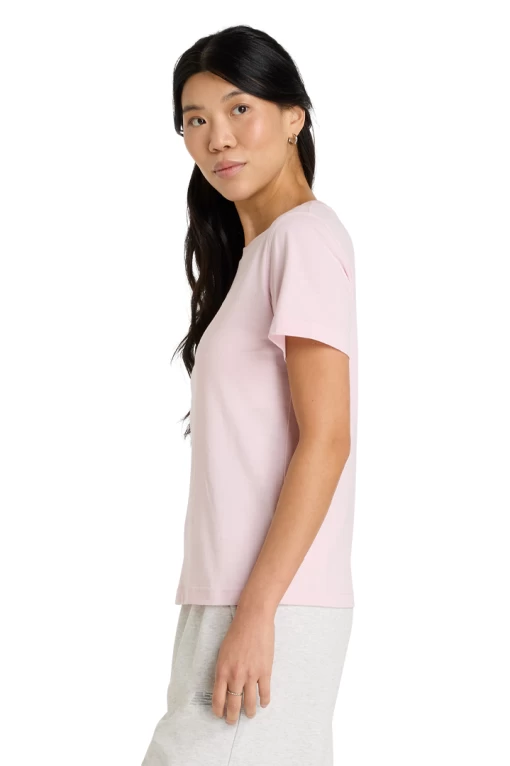 Футболка жіноча New Balance Sport Essentials Jersey Logo рожевого кольору