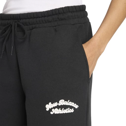 Штаны женские New Balance Linear черного цвета
